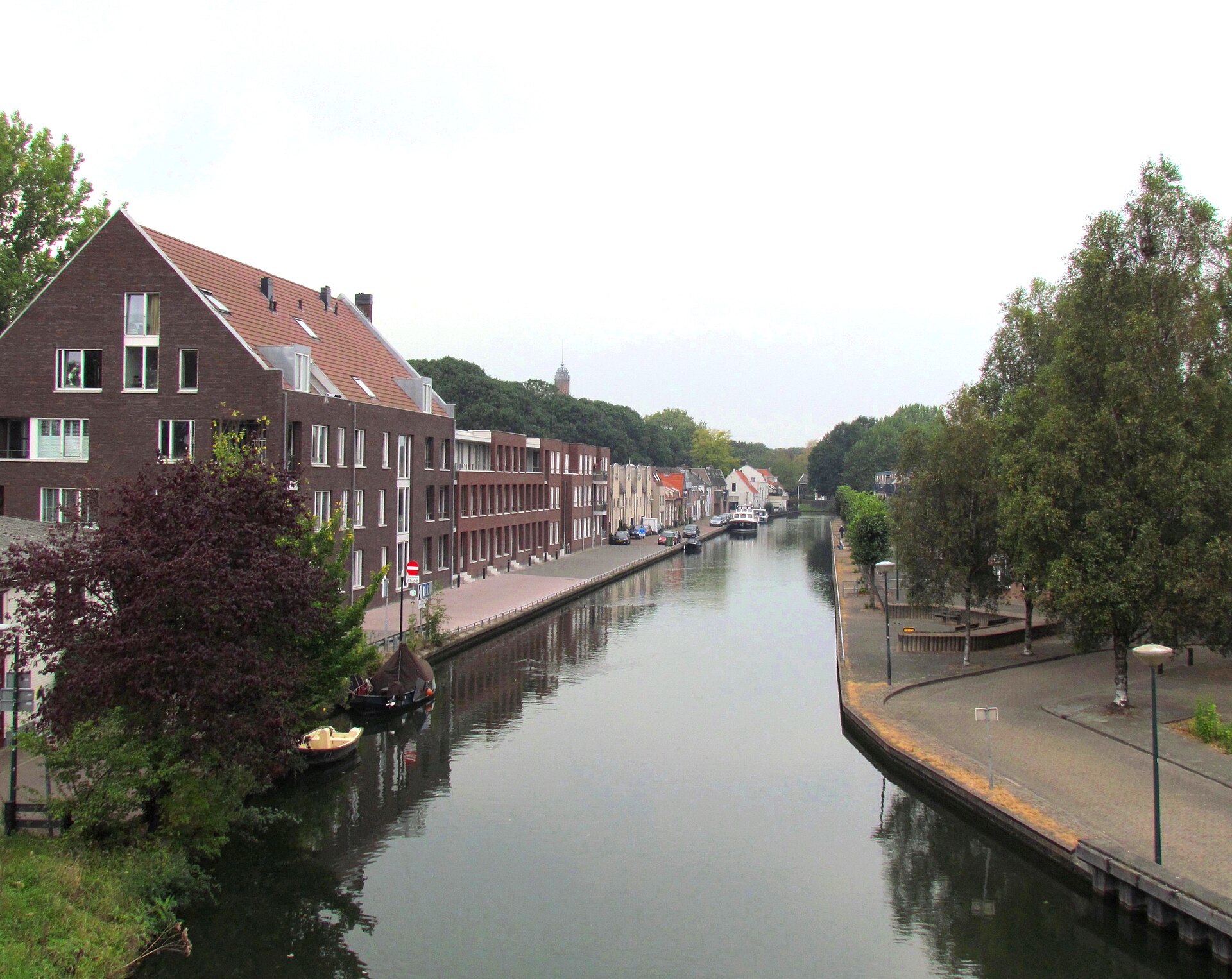 Hollandse IJssel langs de IJsselkade in IJsselstein